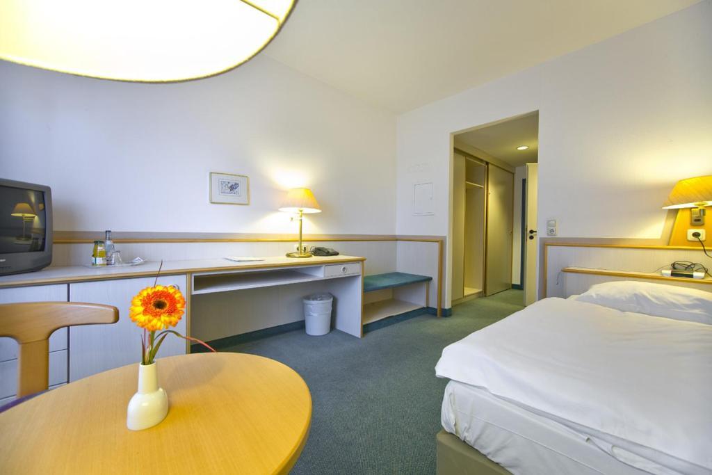 Leine-Hotel Göttingen Chambre photo